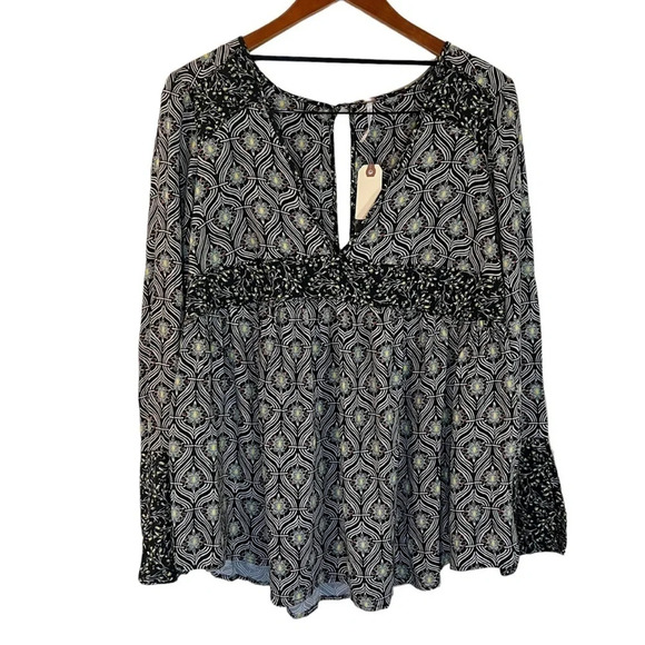 Free People Tops - Free People NWT Floral Blouse Size Small V Neck Open Keyhole Back Long Sleeves